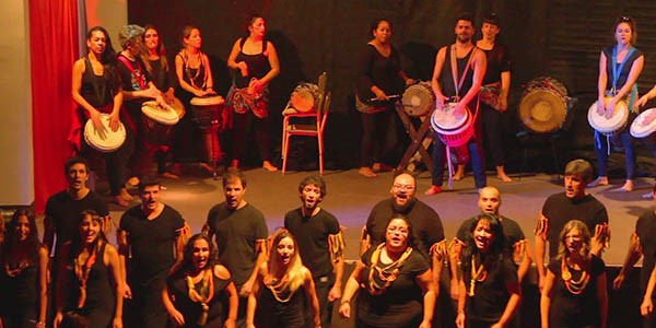 El Coro Universitario brindará el espectáculo “Y el canto los amontona” en el auditorio de la UNPSJB.
