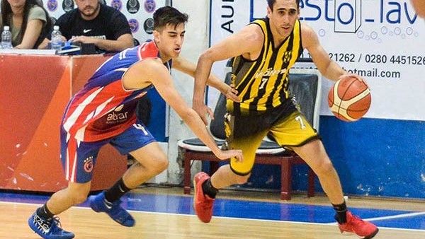 Rodrigo García, hijo de “Cirilo”, aportó 12 puntos. Su hermano, Gonzalo, fue el goleador del partido con 24 tantos. Deportivo Madryn a la final.