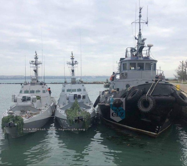 Los dos barcos patrulleros y el remolcador ucranianos detenidos por la Armada rusa. El estrecho es un punto estratégico en la disputa por Crimea.