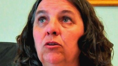 La ministro Valeria Saunders.
