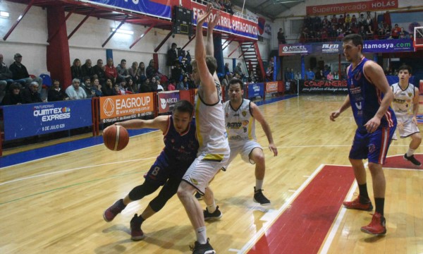 Ferro dió vuelta un partido complicado y se hizo fuerte de local nuevamente.