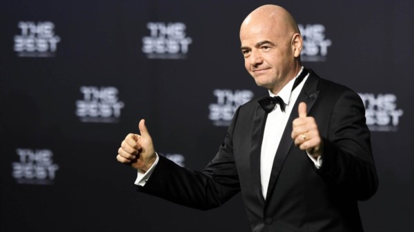 Gianni Infantino confirmó que viajará a Buenos Aires para ver la Superfinal entre River y Boca,