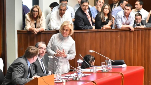 A cargo. José Grazzini pasó a la Presidencia de la Cámara y el FpV quedó en la línea de sucesión del poder.