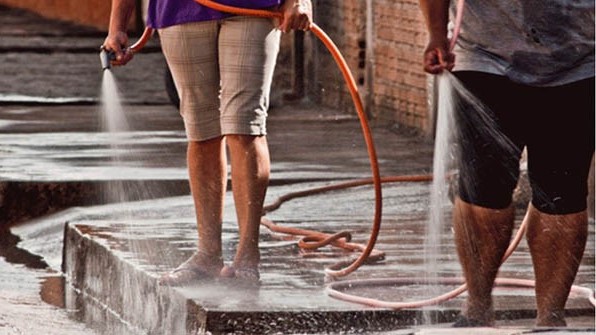 Los vecinos podrán denunciar a quienes derrochan el agua.