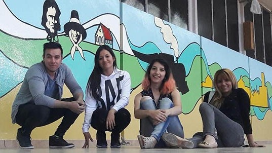 Los artistas Denis Torres y Romina Sommariva destacaron con trazos y nuevos colores el mural.