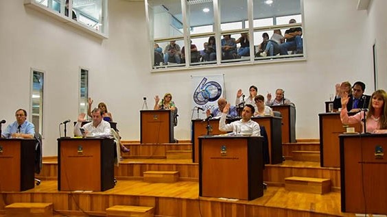 Los concejales de Cambiemos votó en forma negativa.