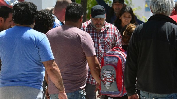Problemas también afuera en la sesión trunca de Legislatura.