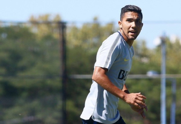 "Bebelo" Reynoso ingresaría por Bou para la visita de Boca al Taladro.