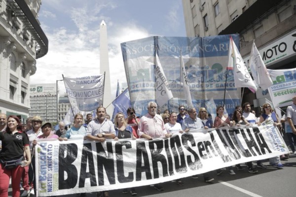 Una anterior movilización de bancarios con paro en todo el país.