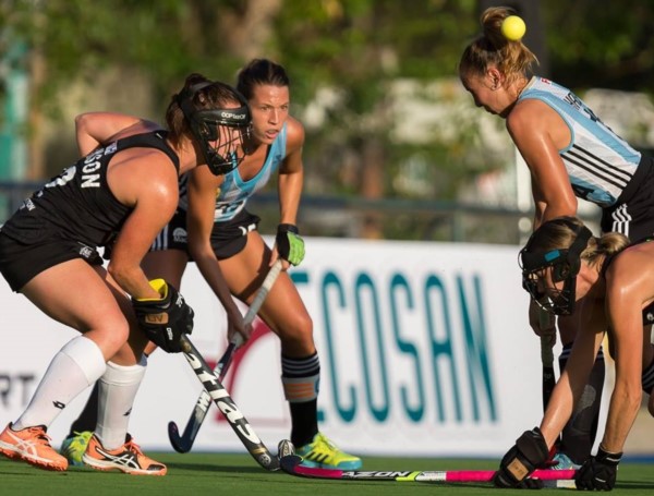 Las dirigidas por Agustín Corradini vencieron 3 a 1 a las Black Sticks con goles de Eugenia Trinchinetti, Priscila Jardel y Julieta Jankunas. 