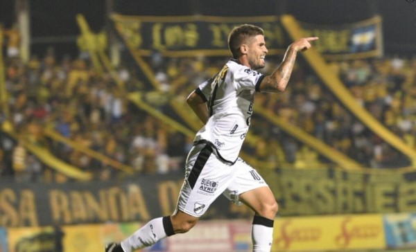 All Boys obtuvo un triunfazo necesario frente a Mitre de visitante en el debut de Ferrero.