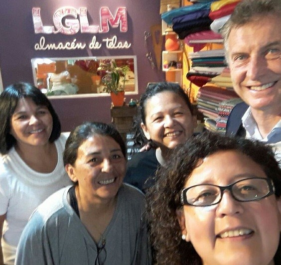 "Soñá, creé... que con esfuerzo y trabajo todo se logra. Nuestro mensaje le llegó. Hoy nos visitó el señor Presidente Mauricio Macri", postearon en Facebook las dueñas del local.