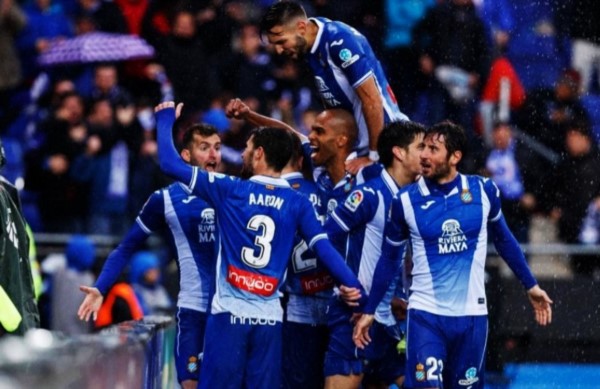 Mucho mérito lo del Espanyol, le van los partidos grandes. Le ha ganado en casa al Atlético de Madrid, Barcelona y Real Madrid.