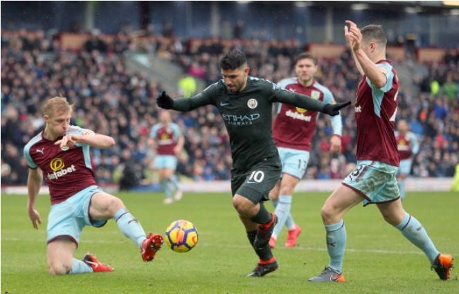 Agüero no convirtió, el City no pudo ganar, pero igualmente se llevó un punto y se encamina a ser campeón.