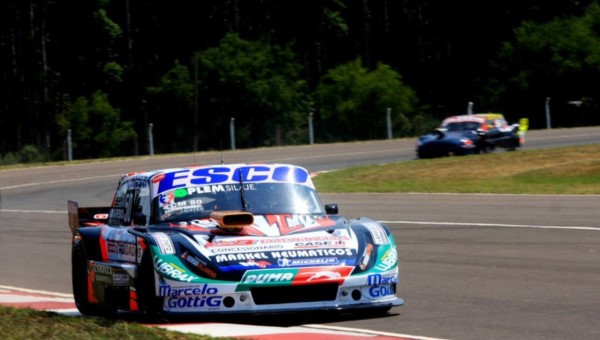 El piloto de Arrecifes, "Josito" Di Palma, a bordo del Ford de Damián Markel se quedó con la primera del año.