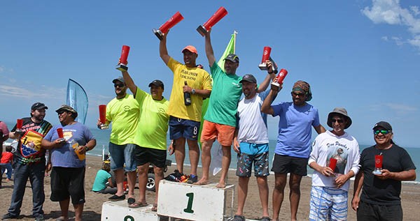 Fernando Arabia y Adrián Valiña en lo alto del podio en la categoría Elite. Son los mejores de la temporada.