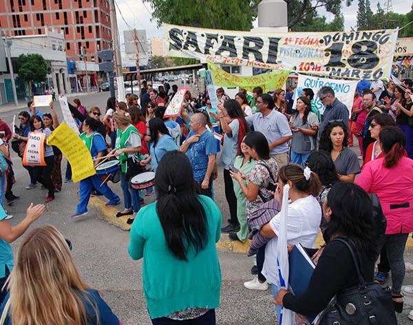 Las protestas que se dieron en las calles de Puerto Madryn por parte de los trabajadores de la salud.