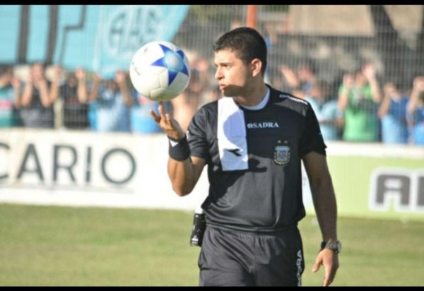 El árbitro Correa llega a Madryn para dirigir a la "Banda" ante el conjunto puntano.