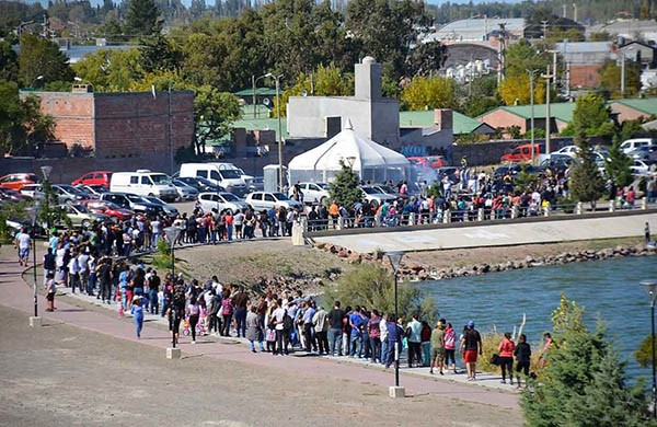 Se utilizaron unos 120 kilos de langostino, 40 de calamar, 40 de pollo y 100 kilos de arroz, aproximadamente.