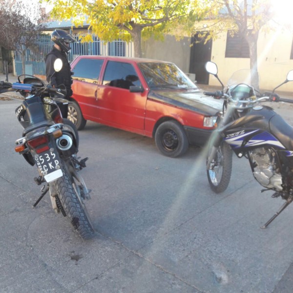 Motos de la Unidad Regional en pleno procedimiento callejero.