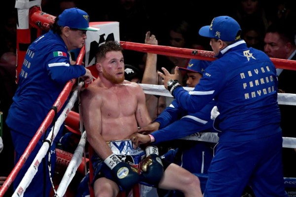 "Canelo" Álvarez dio positivo en niveles bajos de Clembuterol luego de someterse a una prueba voluntaria.