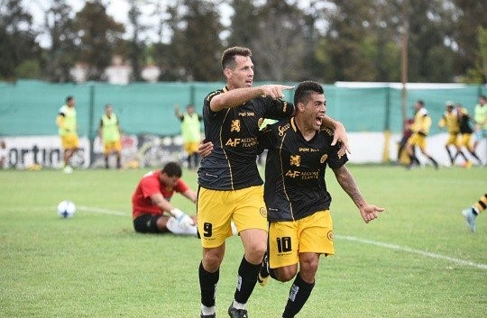 Flandria y Santamarina repartieron puntos en Jáuregui.