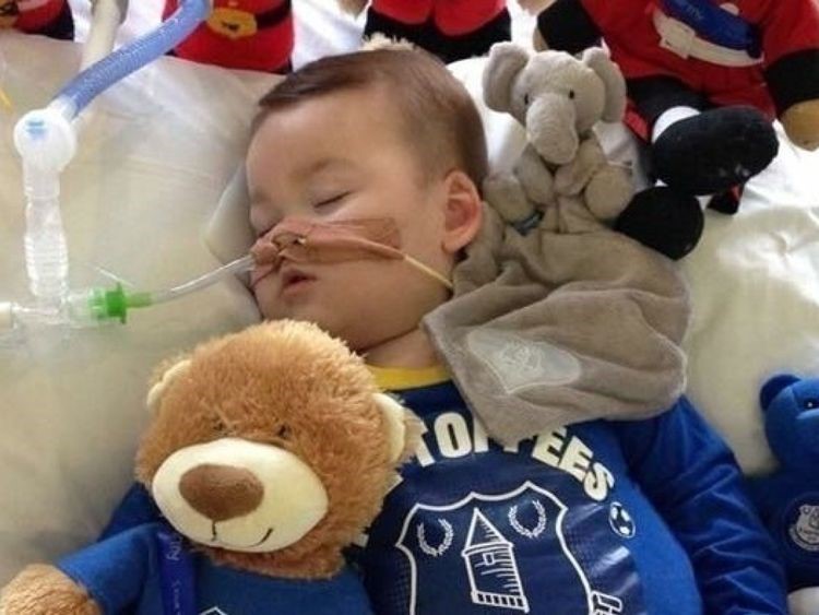 El pequeño Alfie Evans, de 23 meses.