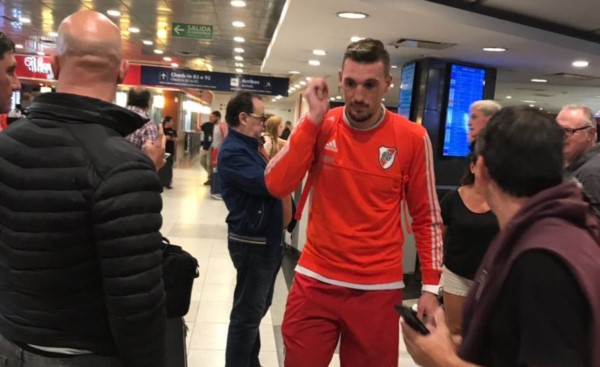 Armani, otra vez figura, ya se ganó el reconocimiento de la gente dentro y fuera de la cancha.