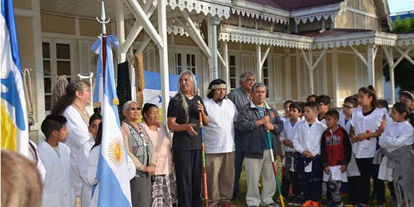  Descendientes de los originarios expusieron artesanías y productos que son parte de su tradición.