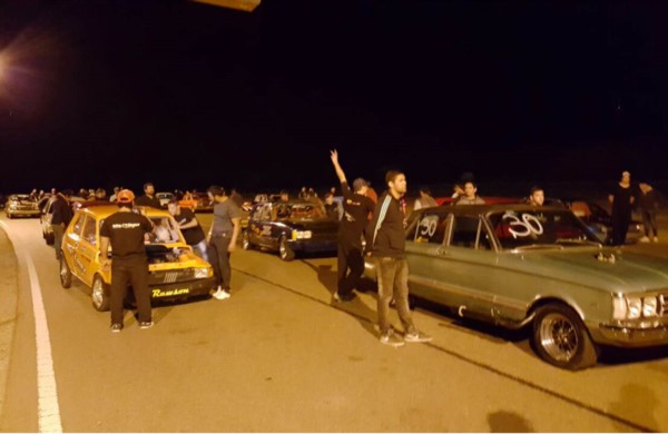 Las máquinas aceleraron en la recta principal del autódromo Mar y Valle ante la mirada de un gran público.