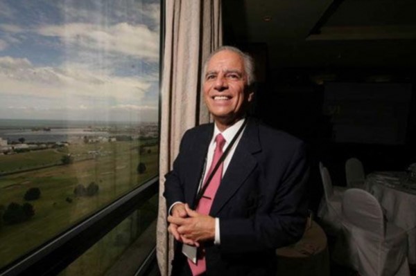 Alejandro Bulgheroni sonríe. (foto gentileza de El Intransigente)