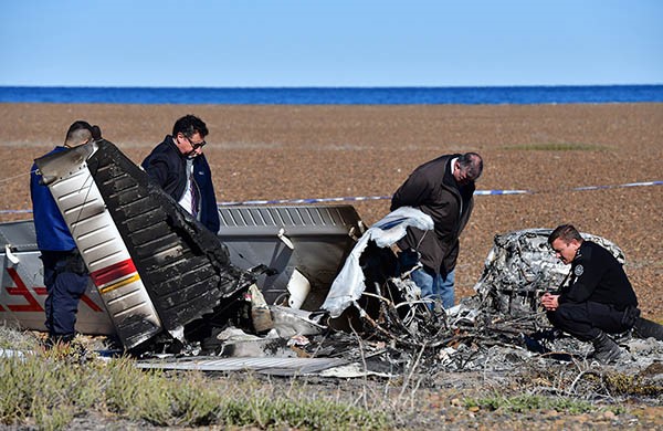 La avioneta siniestrada en un campo de la Península Valdés. En el accidente fallecieron dos mujeres. 