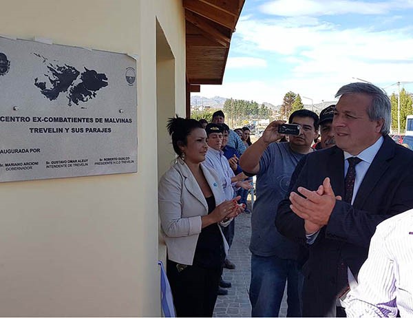 Satisfacción de los veteranos por el compromiso cumplido.