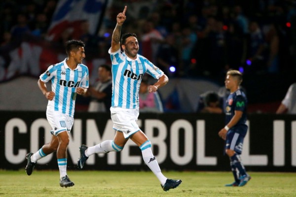 Con gol de tiro libre de Donatti, la "Academia" empató y se trajo un valioso punto de Chile.