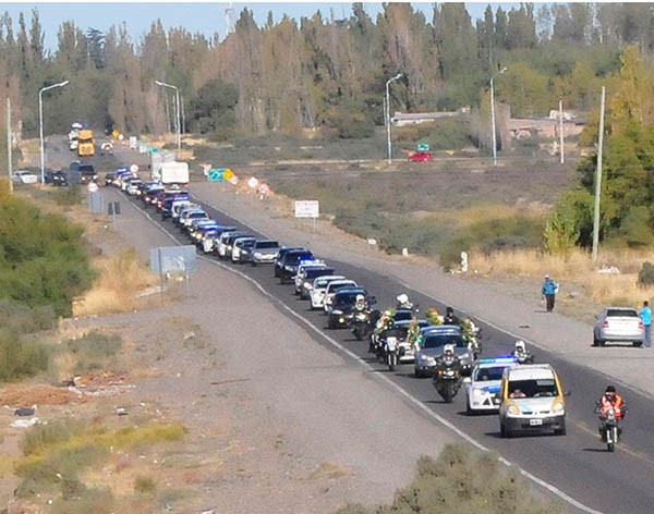 El cortejo fúnebre partió desde la Jefatura de Policía a las 16 hasta el cementerio Jardín del Cielo.