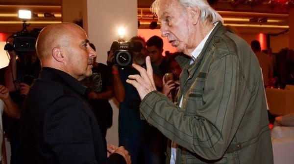 Se abrió la escuela de Menotti y Sampaoli dio el presente.