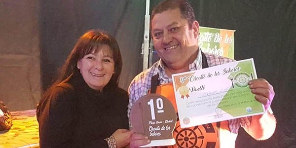 El chef Carlos Ríos, flamante ganador del concurso de cocineros realizado el fin de semana en Playa Unión.