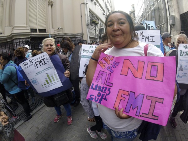 Los movimientos sociales reclamaron por la "emergencia alimentaria".