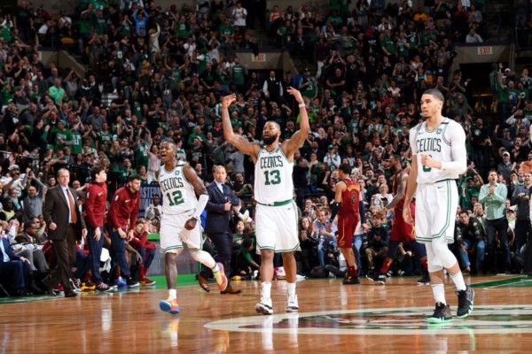 Otra victoria contundente de los Celtics, que siguen invictos en casa durante estos "playoffs".