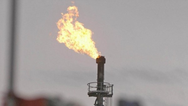 El pozo denominado ELM-1004 se perforó en la formación Tobífera Inferior hasta una profundidad total medida de 1.760 metros.