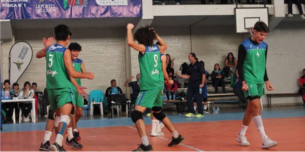 En la final del vóley masculino, Chubut cayó con Río Negro por 3 a 0 y se colgó la medalla plateada.