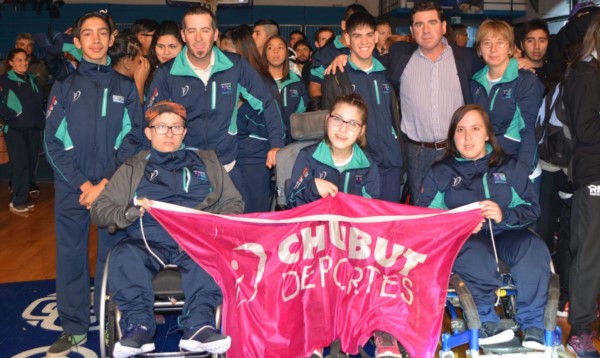 La delegación chubutense que participó en los Juegos ParaEpade, en Santa Rosa, La Pampa, se quedó con un meritorio segundo puesto.