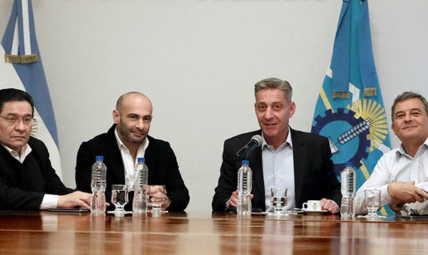 El gobernador anunció ayer en conferencia de prensa el envío a la Legislatura del proyecto para declarar la emergencia comercial en Chubut.