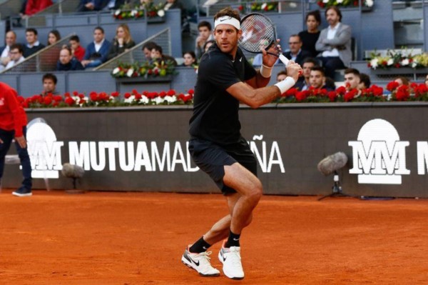 Del Potro venció sin problemas a Dzumhur por 6-3 y 6-3.
