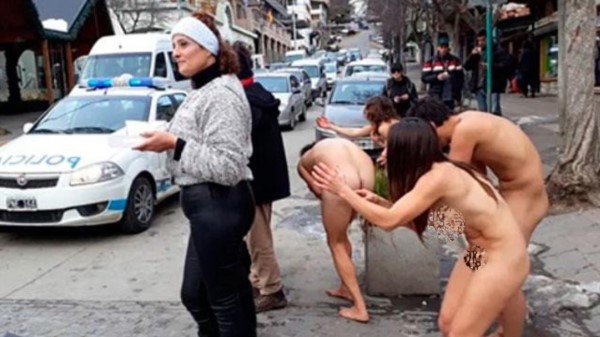 Un grupo de artistas llevó a cabo una protesta sorpresa contra la reunión preparatoria de la cumbre del G20 que se realiza en Bariloche.