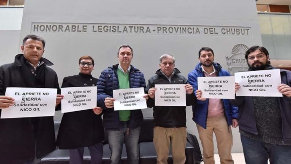 Hartos. La prensa se cansó de las actitudes de Sierra y alzó la voz. 