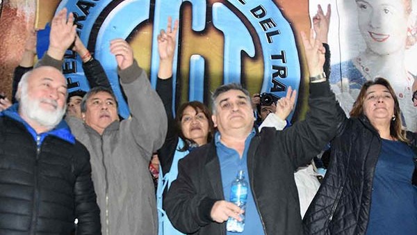 Cegetistas. Botella en mano, Núñez anticipó los próximos movimientos de la central obrera ante el ajuste. 