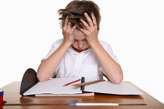 El 67% de los estudiantes argentinos de 15 años obtuvieron niveles de desempeño bajos en PISA, y muy pocos (0,3%) alcanzan niveles altos de aprendizaje.