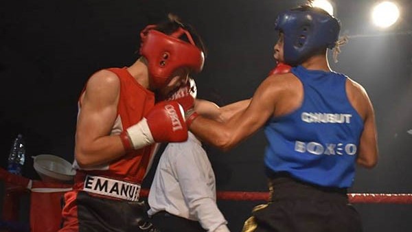 El Gimnasio Municipal N° 2 de Puerto Madryn fue sede de la cuarta fecha del torneo Regional de los barrios.