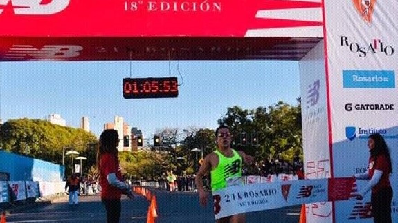 Una vez más el esquelense Joaquín Arbe logra una victoria en un 2018 que lo tiene como protagonista en el atletismo argentino.